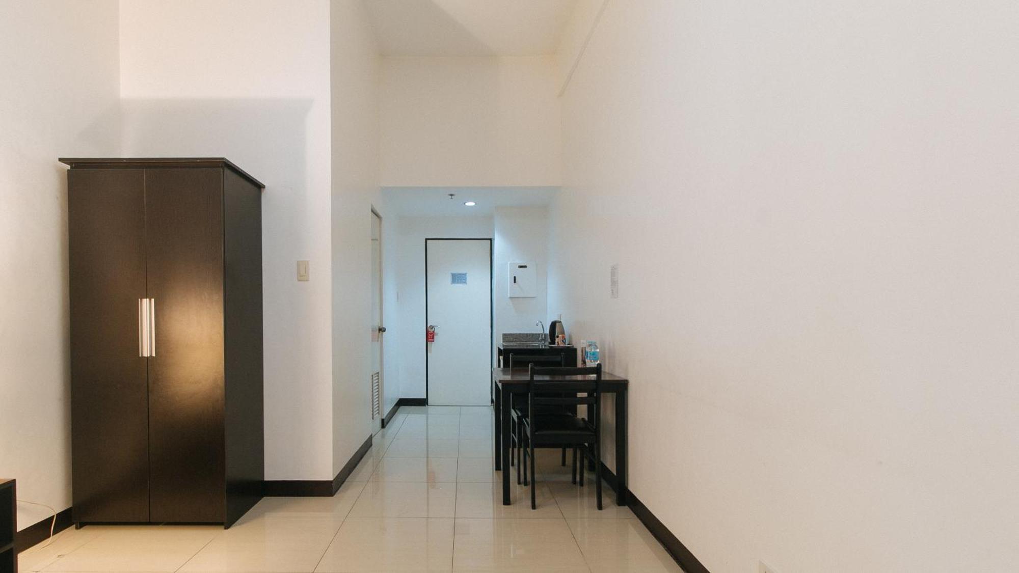 Reddoorz Plus At Banawe Quezon City Esterno foto